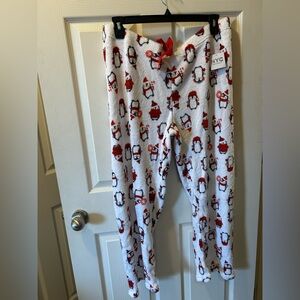 Underground 2X Plus Women's Pajama Bottoms w/Penguin Holiday Print-White & Red